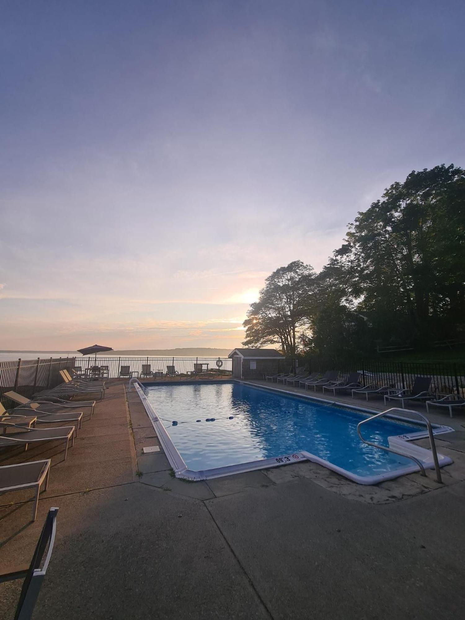Smuggler'S Cove Inn Boothbay Екстер'єр фото