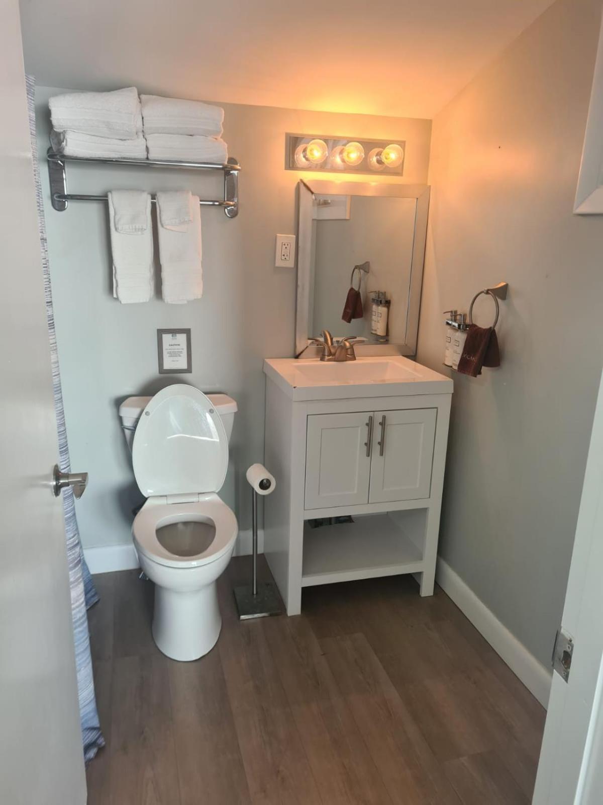 Smuggler'S Cove Inn Boothbay Екстер'єр фото
